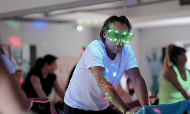 Max létszámmal pörgött a disco spinning az XL Fittleszben - VIDEÓ