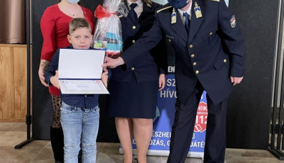 Kit&uuml;ntette a rendőrs&eacute;g Noelt, aki 5 &eacute;vesen h&iacute;vott seg&iacute;ts&eacute;get eszm&eacute;letlen &eacute;desanyj&aacute;hoz