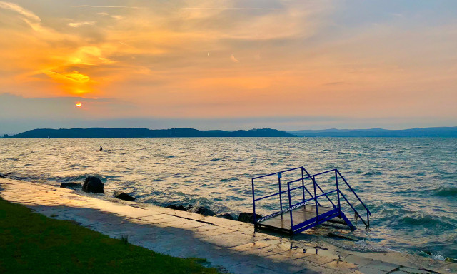 Megdőlt az idei &eacute;v magass&aacute;gi cs&uacute;csa a Balatonon