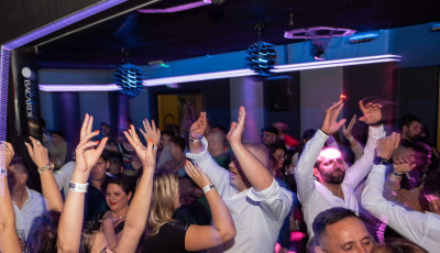 Poharat v&aacute;gtak a pultoshoz, megfenyegett&eacute;k a dj-t - A kommentelők egyet&eacute;rtenek a PARK 74 d&ouml;nt&eacute;s&eacute;vel