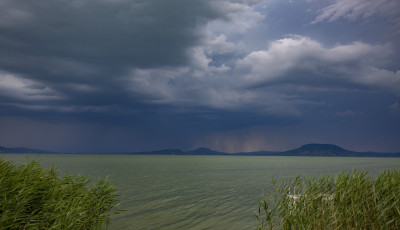 Meghalt egy f&eacute;rfi Als&oacute;&ouml;rsn&eacute;l a Balatonban