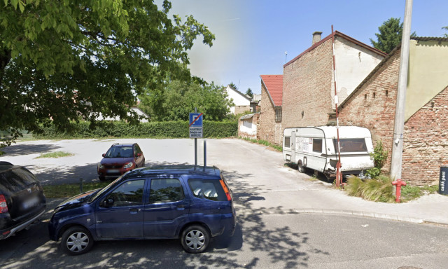 15 ezerre b&uuml;ntett&eacute;k az Ir&aacute;nyi D&aacute;niel mag&aacute;nparkol&oacute;j&aacute;ba &aacute;ll&oacute; aut&oacute;st