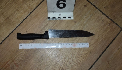 Ember&ouml;l&eacute;s Nagykanizs&aacute;n - K&eacute;ssel sz&uacute;rta le ismerős&eacute;t egy f&eacute;rfi