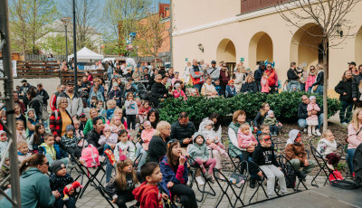 Gyermekkoncertek, b&aacute;bsz&iacute;nh&aacute;z, tengernyi mosoly &ndash; Ilyen volt a 74nullanulla Tavaszk&ouml;sz&ouml;ntő Csal&aacute;di Napja &ndash; GAL&Eacute;RIA
