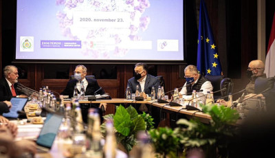 Indul az &ouml;nk&eacute;ntes tesztel&eacute;s az eg&eacute;szs&eacute;g&uuml;gyi dolgoz&oacute;k &eacute;s a pedag&oacute;gusok sz&aacute;m&aacute;ra