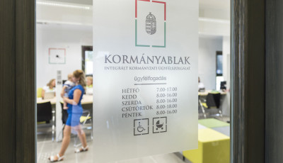 Novembertől bez&aacute;rnak egyes korm&aacute;nyablakok az energiav&aacute;ls&aacute;g miatt