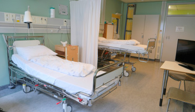 Rekordrossz sz&aacute;mok: s&uacute;lyos k&eacute;pet fest az OECD a magyar eg&eacute;szs&eacute;g&uuml;gyről