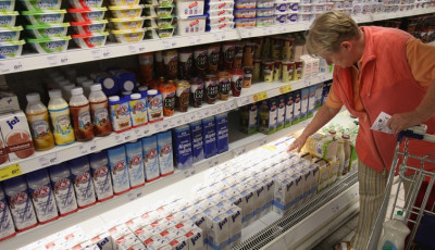 12 h&oacute;nap ut&aacute;n elősz&ouml;r cs&ouml;kkentek az &eacute;lelmiszer&aacute;rak j&uacute;niusban