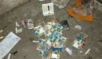 941 ezer forintot lopott el iv&oacute;cimbor&aacute;j&aacute;t&oacute;l egy f&eacute;rfi cs&uuml;t&ouml;rt&ouml;k este Kadark&uacute;ton