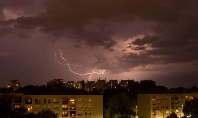 Csod&aacute;latos k&eacute;peket lőttetek a tegnapi vill&aacute;ml&aacute;sokr&oacute;l!