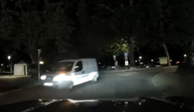 Hulla r&eacute;szegen, kacs&aacute;zva, deffekttel menek&uuml;lt a rendőr&ouml;k elől Si&oacute;fokon - VIDE&Oacute;