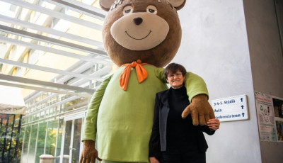 Karik&oacute; Katalin vehette &aacute;t a K&ouml;zm&eacute;dia &Eacute;v Embere d&iacute;j&aacute;t