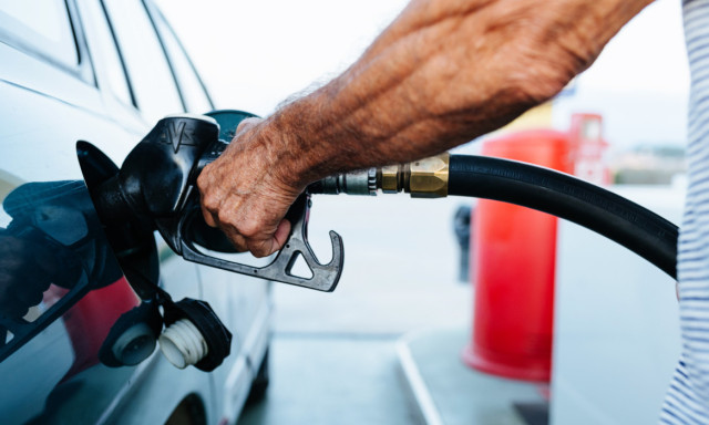 Hivatalos, j&oacute;csk&aacute;n emelkednek az &uuml;zemanyag&aacute;rak 2026-t&oacute;l