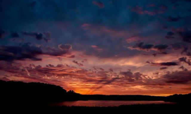 N&eacute;zd milyen sz&eacute;p felett&uuml;nk az &eacute;g! - V&aacute;logat&aacute;s
