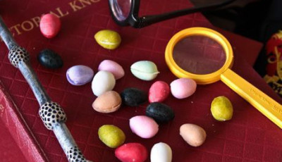 Boldog Sz&uuml;linapot a l&eacute;pcső alatti gardr&oacute;b kis lak&oacute;j&aacute;nak, Harry Potter-nek!