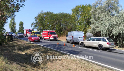 N&eacute;gyes karambol Si&oacute;fokon