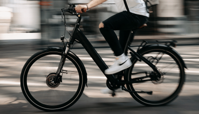 Folytat&oacute;dik a kl&iacute;ma- &eacute;s term&eacute;szetv&eacute;delmi akci&oacute;terv elektromos ker&eacute;kp&aacute;rok v&aacute;s&aacute;rl&aacute;s&aacute;t seg&iacute;tő p&aacute;ly&aacute;zata