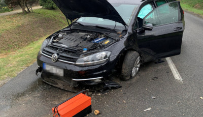 &Aacute;rokba hajtott egy aut&oacute; Mik&eacute;n