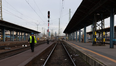 13 dun&aacute;nt&uacute;li vonalat &aacute;tvesz a GYSEV a M&Aacute;V-t&oacute;l
