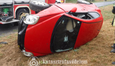 H&aacute;rman s&eacute;r&uuml;ltek meg a vas&aacute;rnapi Jutai &uacute;ti balesetben