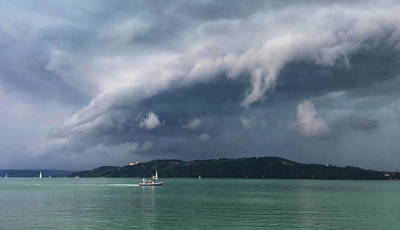 Strandolni m&eacute;g nem fogunk a ny&aacute;r első h&eacute;tv&eacute;g&eacute;j&eacute;n