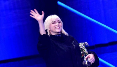 Justin Bieber &eacute;s Billie Eilish is k&eacute;t-k&eacute;t d&iacute;jjal t&eacute;rt haza az MTV g&aacute;l&aacute;r&oacute;l