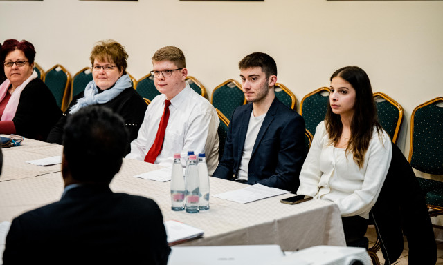 Hat kaposv&aacute;ri di&aacute;k kapott &ouml;szt&ouml;nd&iacute;jat a Rotary Clubt&oacute;l - GAL&Eacute;RIA