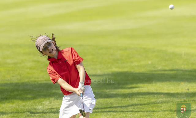 A vil&aacute;g legnagyobb junior golf verseny&eacute;re kvalifik&aacute;lt a nagyat&aacute;di Nyemetz Emma