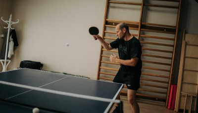Ahol a pingpong t&ouml;bb mint j&aacute;t&eacute;k &ndash; Ilyen egy szem&eacute;lyi asztaltenisz edz&eacute;s Okos Bal&aacute;zzsal