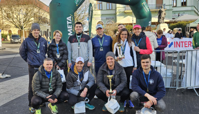 A L&aacute;nglovagok legyűrt&eacute;k Kaposv&aacute;r dombjait