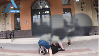 Kaposv&aacute;ron borult a krist&aacute;ly h&aacute;l&oacute;zat - Vide&oacute; a d&iacute;lerek elfog&aacute;s&aacute;r&oacute;l