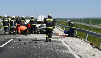 K&eacute;peken az R67-esen t&ouml;rt&eacute;nt cs&uuml;t&ouml;rt&ouml;k d&eacute;lelőtti baleset