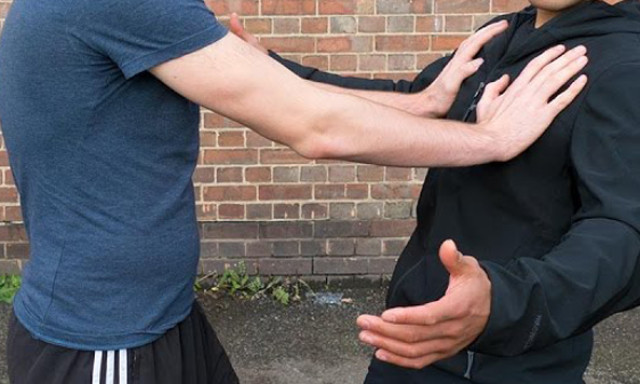 Balh&eacute; egy kaposv&aacute;ri gyermekotthonban - F&eacute;lrel&ouml;kte a gyermekfel&uuml;gyelőt, hogy megsz&ouml;khessen