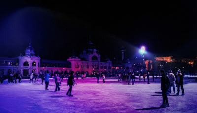 T&ouml;bb helysz&iacute;nen is megrendezik a J&eacute;gp&aacute;ly&aacute;k &eacute;jszak&aacute;j&aacute;t a Balaton k&ouml;r&uuml;l
