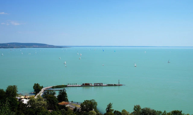 M&eacute;g mindig 57 szabadstrand van a Balatonon, az &eacute;szaki parton viszont csak kettő