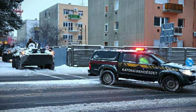 Speck&oacute; katonai j&aacute;rművek gurultak ki a havaz&aacute;s miatt a kaposv&aacute;ri laktany&aacute;b&oacute;l