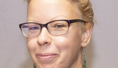 Kaposv&aacute;ri k&ouml;nyvt&aacute;rost jel&ouml;ltek Mes&eacute;lő Pedag&oacute;gus &eacute;s K&ouml;nyvt&aacute;ros D&iacute;jra