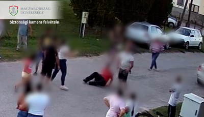 L&eacute;cekkel &uuml;t&ouml;tt&eacute;k egym&aacute;st a falunapon, egyik&uuml;k saj&aacute;t mag&aacute;t vitte a f&ouml;ldre - K&eacute;tszer - VIDE&Oacute;