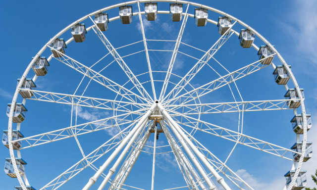 P&eacute;csről is k&ouml;lt&ouml;zik az &oacute;ri&aacute;sker&eacute;k