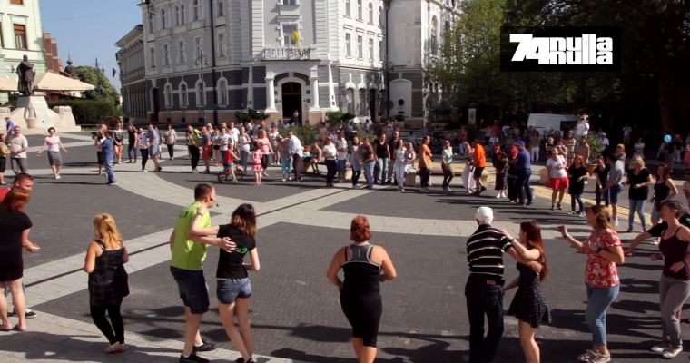 Salsa flashmobbal ünnepelték a Tánc világnapját a Kossuth téren - VIDEÓ