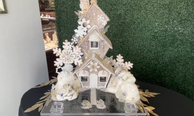 &Iacute;gy fest minden idők legdr&aacute;g&aacute;bb m&eacute;zeskal&aacute;csh&aacute;za