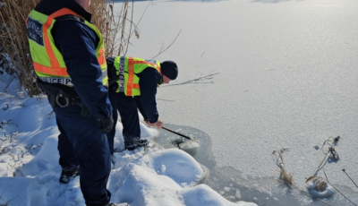 Mit kell csin&aacute;lni, ha beszakad alattunk a j&eacute;g? Fontos inform&aacute;ci&oacute;kat osztott meg a rendőrs&eacute;g