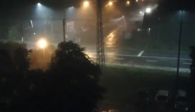 &Iacute;gy robbant fel egy vezet&eacute;k a Sopron utc&aacute;ban &ndash; VIDE&Oacute;