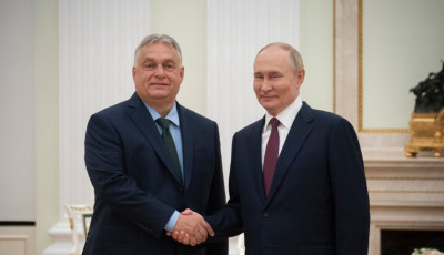 VSquare: Orb&aacute;n m&eacute;g a h&eacute;ten Putyinhoz rep&uuml;lhet