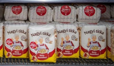 Ez ne menjen a h&uacute;sv&eacute;ti s&uuml;tibe &ndash; Idegen anyag miatt h&iacute;vott vissza lisztet a N&eacute;bih