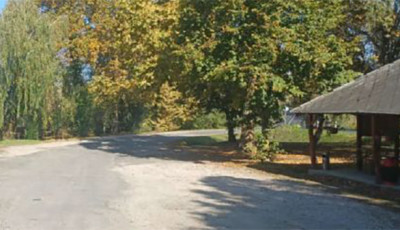 Nem akart elmenni vele a kocsm&aacute;ba, ez&eacute;rt őt &eacute;s az anyj&aacute;t is elverte a kadark&uacute;ti fiatal