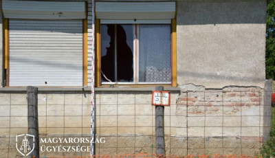 Orr- &eacute;s ablakt&ouml;r&eacute;ssel v&eacute;gződ&ouml;tt a csal&aacute;di balh&eacute; - Kiab&aacute;lva k&ouml;vetelte a csecsemő &aacute;tad&aacute;s&aacute;t a volt &eacute;lett&aacute;rs