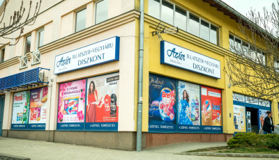 Ezek már az utolsó simítások - Jövő hét közepén nyit a belvárosi Azúr Diszkont