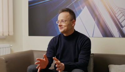 Lemondott parlamenti mand&aacute;tum&aacute;r&oacute;l Szijj&aacute;rt&oacute; P&eacute;ter