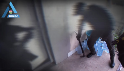 Iharosi d&iacute;lert fogtak el a nagyat&aacute;di nyomoz&oacute;k - VIDE&Oacute;